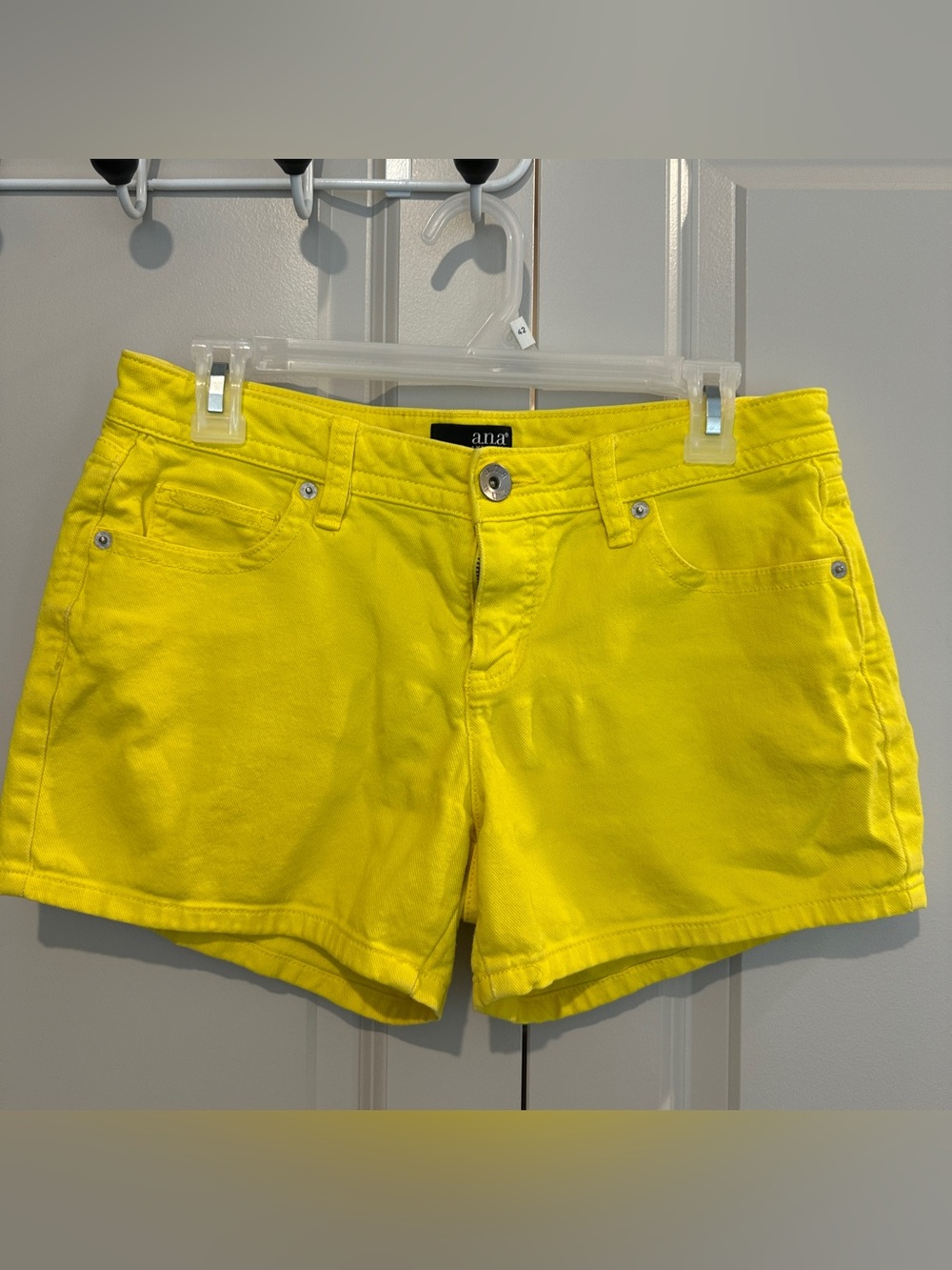 🌻 a.n.a. Yellow Denim Shorts - Size 6